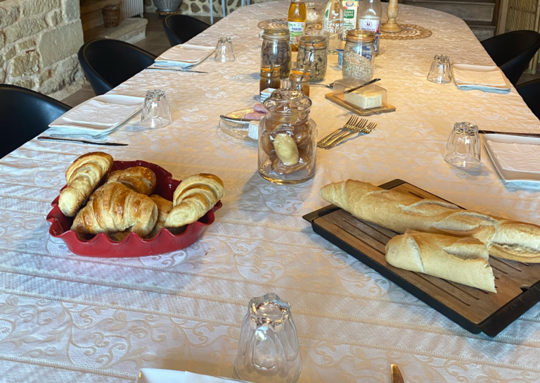 La table d'hôte du petit déjeuner